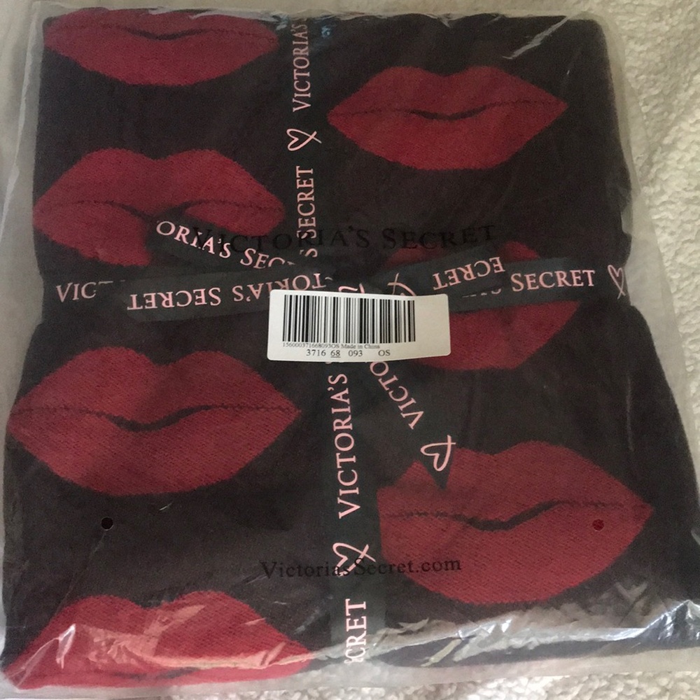 Victoria secret throw